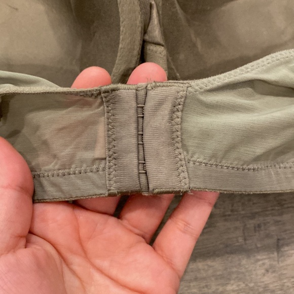 Victoria’s Secret Body By Victoria Lace Lined Demi Underwire Bra Size 34DDD/F - Picture 4 of 9